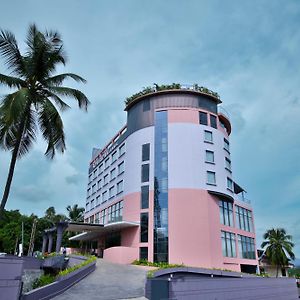 Pushpak Grande Otel Kondotty Exterior photo