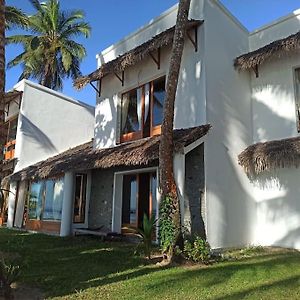 La Spiaggia, Tropical Villa With Private Beach Ambodifotatra Exterior photo