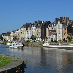 Spacieux T3 Lumineux Dans Quartier Historique Avec Wifi Daire Redon Exterior photo