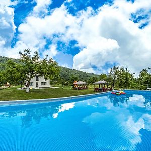 Transalpina Retreat Otel Novaci-Străini Exterior photo