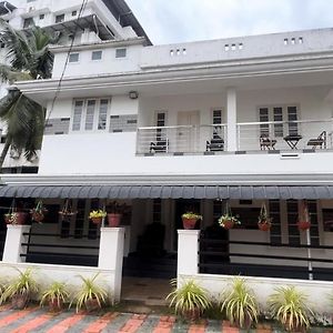 Ashtapadi Guest House Guruvāyūr Exterior photo