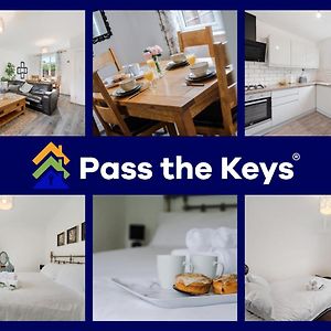 Pass The Keys Prime Location 3-Bed Home Near Manchester Airport - Ideal For Families & Groups Cheadle (Greater Manchester) Exterior photo