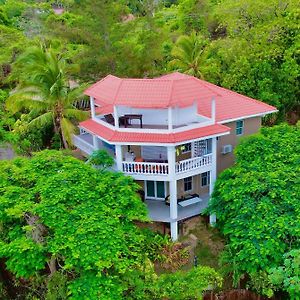 Casa De Odisea Villa Six Huts Exterior photo