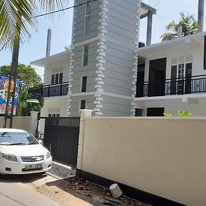 Priyalanka Aprtments Daire Wadduwa Exterior photo