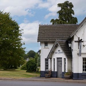 Crossroads By Chef & Brewer Collection Otel Weedon Bec Exterior photo