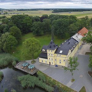 Palac Lucja Bb Otel Zakrzów Exterior photo