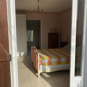 Belle Chambre Spacieuse Et Lumineuse Avec Un Lit 2 Personnes, Sdb Et Wc Prives Daire Libourne Exterior photo