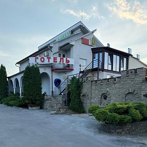 Садиба Otel Kamyanets-Podilski Exterior photo