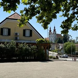 Nastanitev Na Gricu Otel Sveta Trojica v Slovenskih Goricah Exterior photo