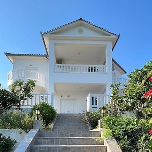 Soros Seaside Villa Kritharia  Exterior photo