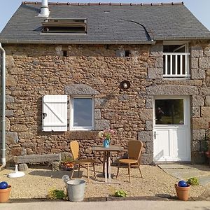 Ker Adsav Bed & Breakfast Saint-Pierre-de-Plesguen Exterior photo