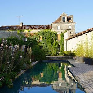 Logis De La Cle Des Champs Immense Piscine Calme Verdoyant Villa Jurignac Exterior photo