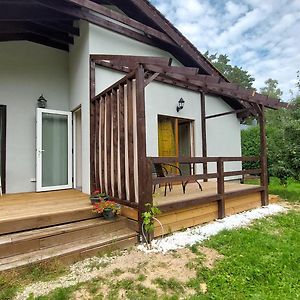 Apartamenti Ar Verandu Diviem Cilvekiem Otel Plieņciems Exterior photo