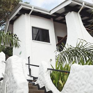 The Salty Palms Daire Beau Vallon  Exterior photo