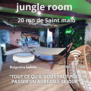 L'Evasion Jungle Daire Saint-Pierre-de-Plesguen Exterior photo