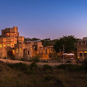 Manmatha, Udaipur Otel Thur Exterior photo