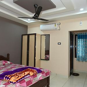 Sri Devi Grand Otel Samalkot Exterior photo