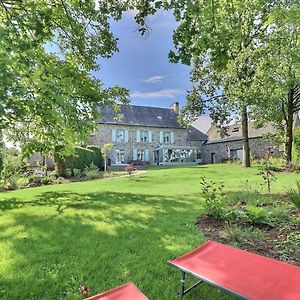 Le Jardin De Quercus Bed & Breakfast Bazouges-la-Pérouse Exterior photo