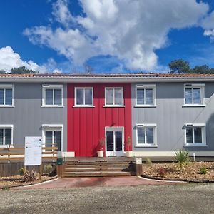 Le Nid Cabailla Bed & Breakfast Coimères Exterior photo