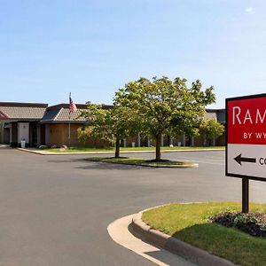 Ramada By Wyndham Alpena Otel Exterior photo