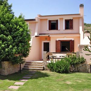 Apartment In Santa Margherita Di Pula Exterior photo