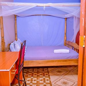 Lions Den Guest Rooms Nakuru Exterior photo