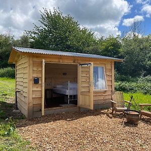 The Hoppers Hut Otel Weald Exterior photo