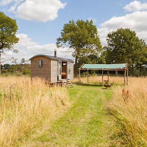 Daisy Shepherds Hut Otel Weald Exterior photo