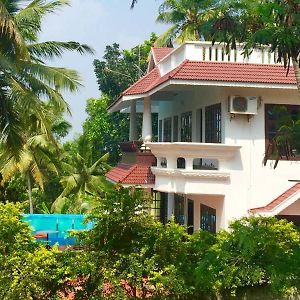 Whispering Kera Otel Poovar Exterior photo