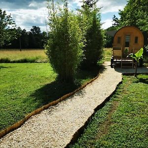 La Roulotte Des Nuits Etoilees Du Moulin Villa Sainte-Orse Exterior photo