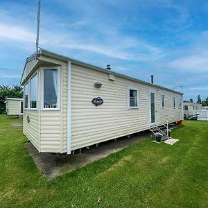 Lovely 8 Berth Caravan At Breydon Water Park, Nearby Norfolk Broads Ref 10111B Otel Belton with Browston Exterior photo