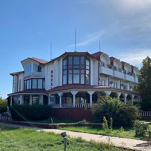 Момент Otel Yuzhnoukrainsk Exterior photo