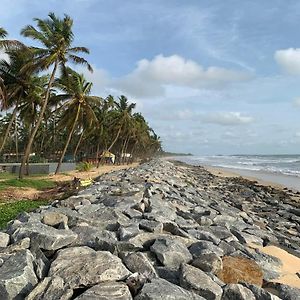 Blue Water Beach Homestay - Private Beach Dh Kalyānpur Exterior photo