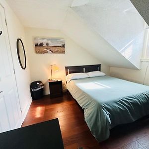 Nice Room Near Whole Foods, Brown University With Shared Bathroom And Kitchen 233 Providence Exterior photo