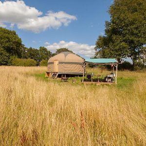 Oak Yurt Otel Weald Exterior photo