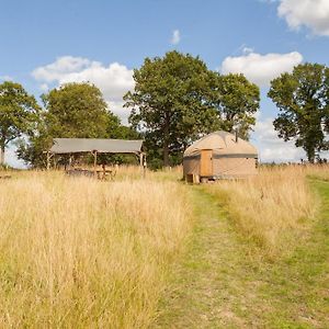 Ash Yurt Otel Weald Exterior photo