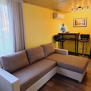 Apartman Motorcycle Friendly Osijek Daire Exterior photo