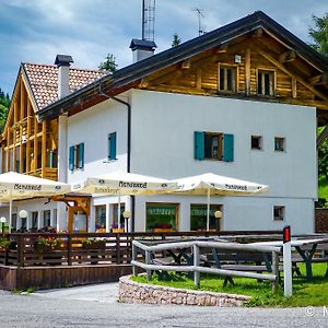 Rifugio Viote Otel Vason Exterior photo