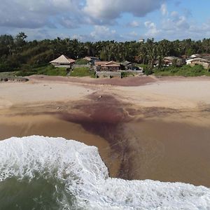 Happy Beach Safari retreat Otel Hambantota Exterior photo