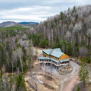 Auberge Carcajou Otel Saint-David-de-Falardeau Exterior photo