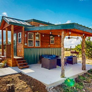 Green Cabin On The Ranch Otel Harper Exterior photo