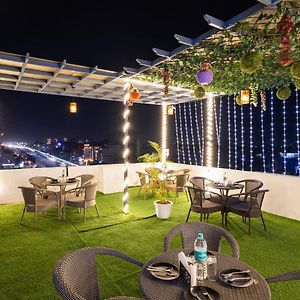 Treebo Sparkle Near Metro Mall Zirakpur Exterior photo