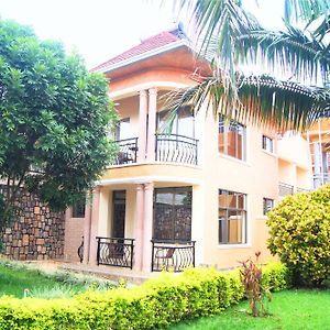 Stand Alone House Otel Kigali Exterior photo