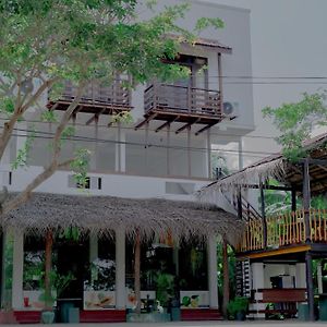 Wilpattu Restaurant & Guest House Pahala Maragahawewa Exterior photo