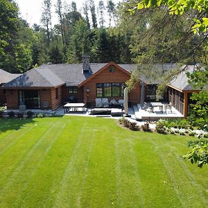 Haliburton Post House Otel Minden Exterior photo