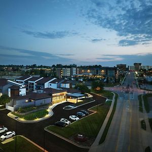 Courtyard St. Louis Westport Plaza Otel Maryland Heights Exterior photo