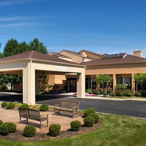 Courtyard Toledo Airport Holland Otel Exterior photo