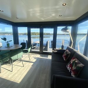 Houseboat Marina Mookerplas 4-6 Persons Villa Plasmolen Exterior photo