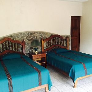 Posada De Don Jose Otel Panajachel Room photo