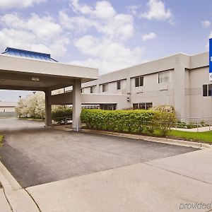 Americas Best Value Inn Waukegan Exterior photo